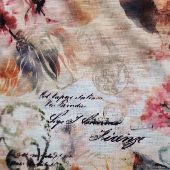 Time and Tru Floral Tunic Top in Cream Multi - Picture 6 of 7